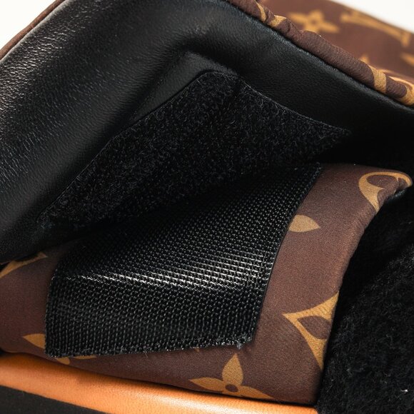 Louis Vuitton 2022 Pool Pillow Comfort Mules in Black Shearling & Monogram Nylon - Picture 8 of 12